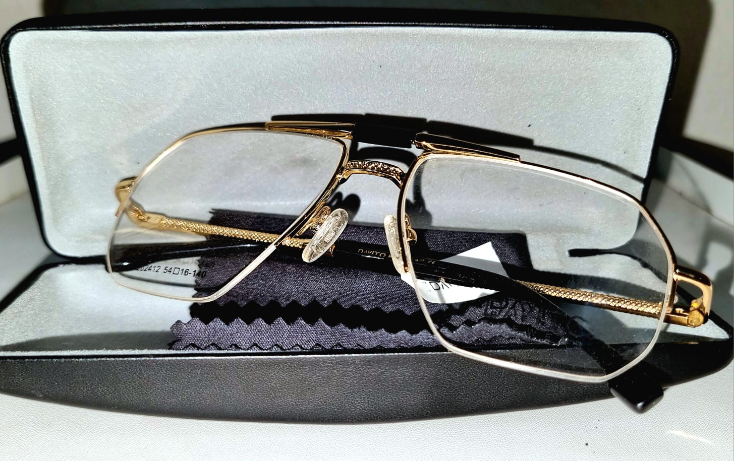 DAVITO-TITANIUM GOLDEN FRAME